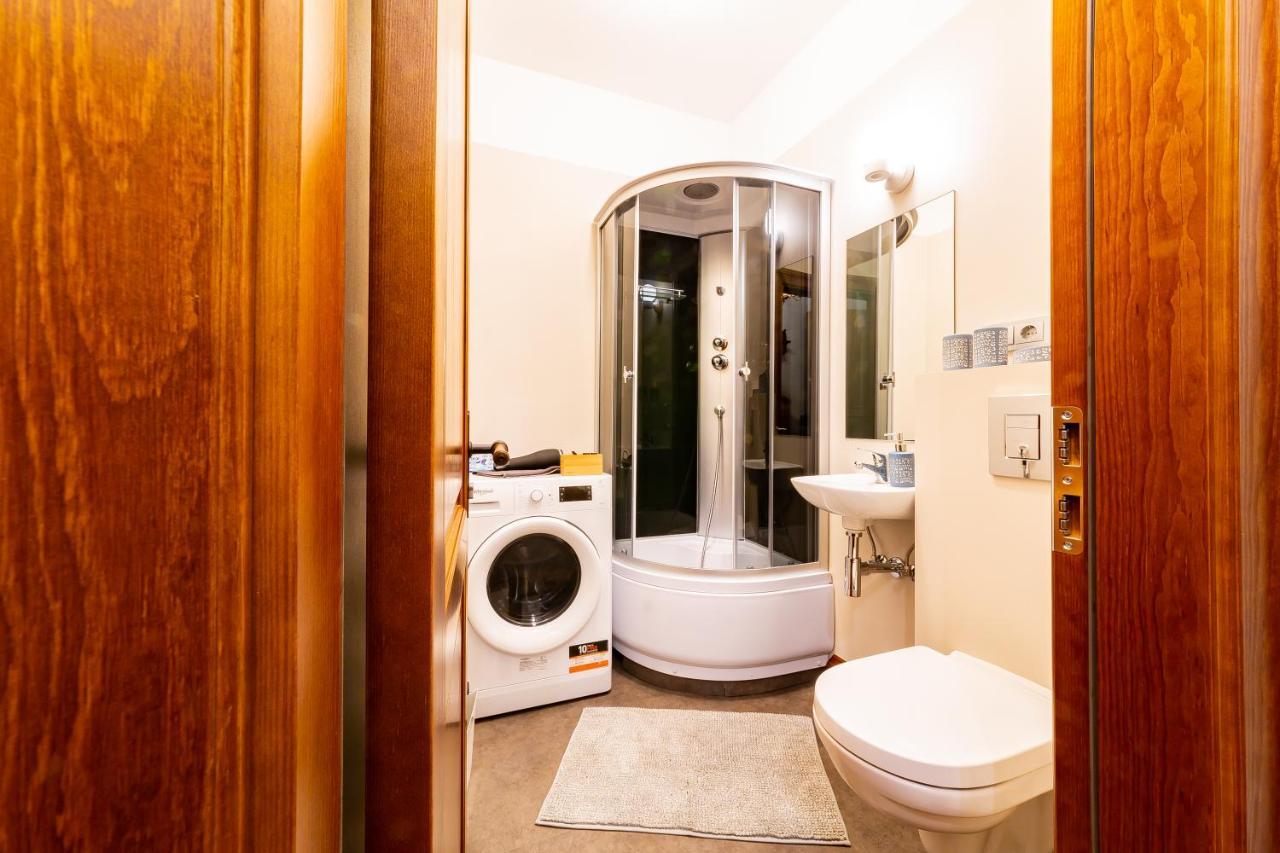 Ferienwohnung Ancient Storie'S Ap 65Sqm Renovated Free Parking Riga Exterior foto