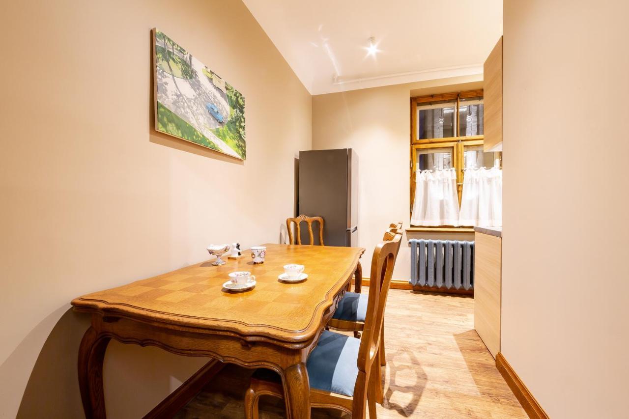 Ferienwohnung Ancient Storie'S Ap 65Sqm Renovated Free Parking Riga Exterior foto